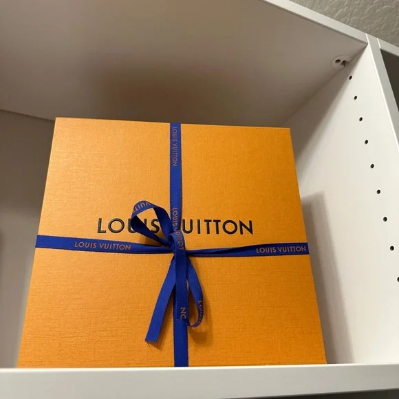 Louis Vuitton Monogram Giant Montaigne black and cream Beautiful handbag. - Picture 13 of 16